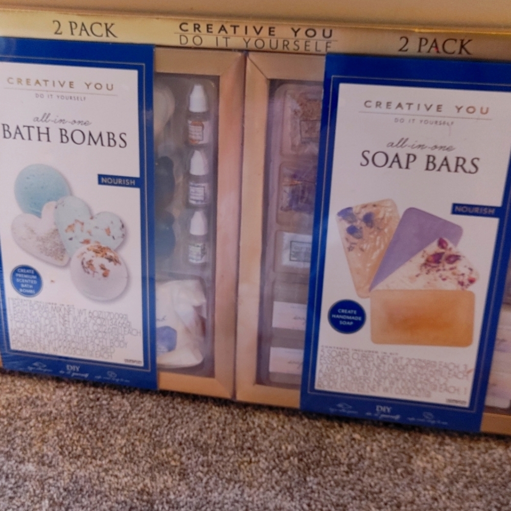 ♥️5/$20 sale Creative You Bath Bomb & Soap maker kit